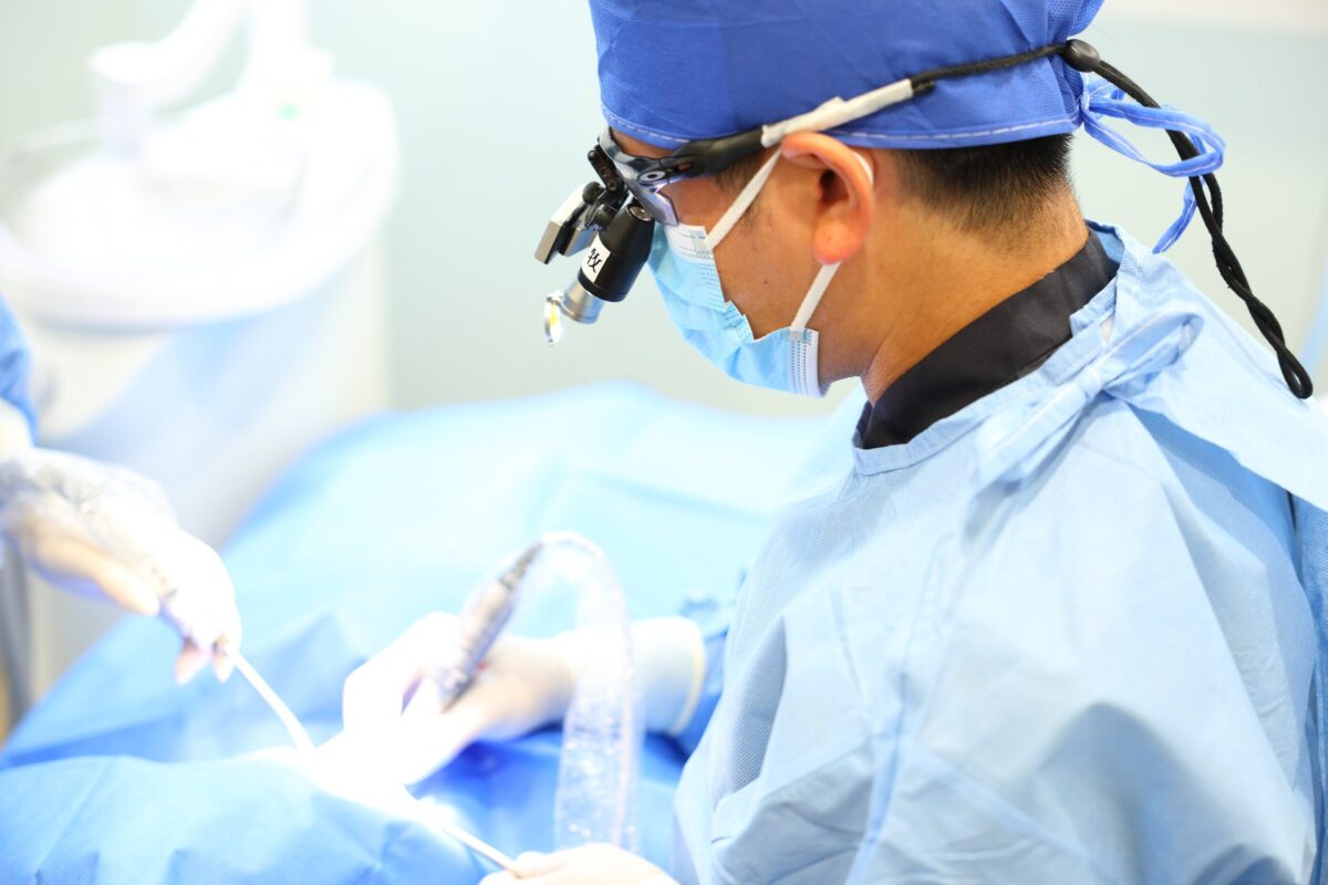 骨が薄い・少ない方への「骨造成」