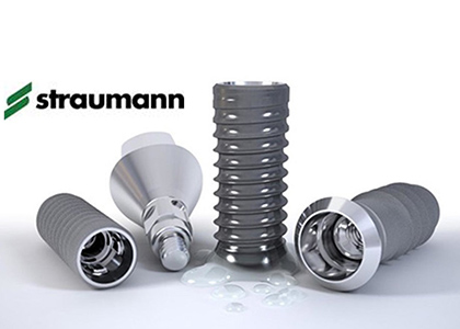 信頼できる高品質なインプラントメーカーを採用